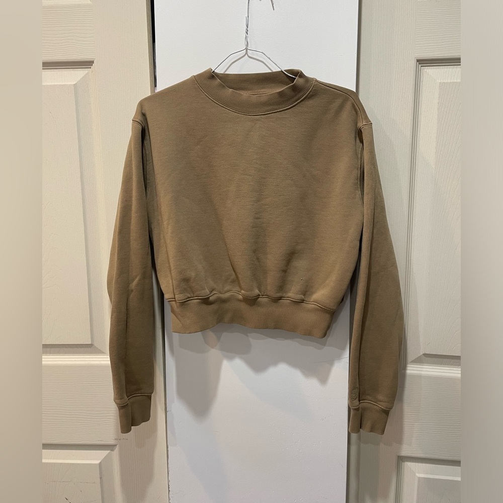 Aritzia TNA Cozy Fleece Perfect Raglan Sweatshirt Tan Brown size XS